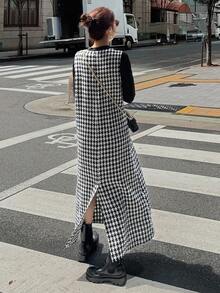 FRIFUL Women's Elegant Plaid Front Tie Sleeveless Loose Long Dress - Black and White - View 5
