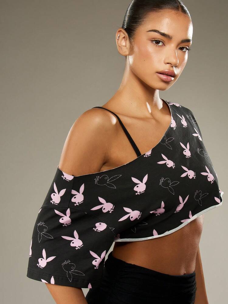 Missguided x Playboy Top court asymétrique à une épaule en coton imprimé avec motif de logo de lapin