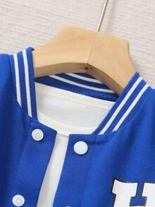 SHEIN Genkimix Kids 2 件/套男孩学院风服装：黑色针织上衣，白色袖子，大字母“M”印花，搭配印花运动裤，罗纹领口、袖口和下摆，松紧腰身，穿着舒适，休闲运动外观，适合春秋季节、日常穿着、上学、旅行 - 藍色 - 查看 7