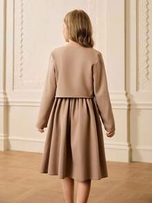 女孩优雅简约领长袖短款夹克搭配无袖束腰中裙套装，适合返校、圣诞节活动 - 咖啡棕 - 查看 2