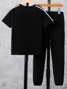 SHEIN Genkimix Kids Conjunto de verano para niño preadolescente con camiseta de manga corta con rayas laterales y pantalón deportivo