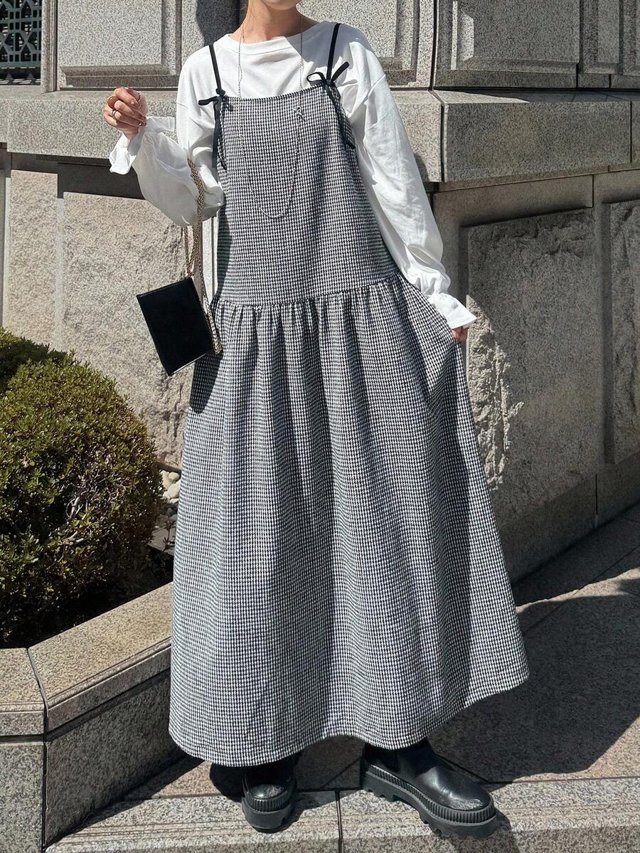 FRIFUL Women's Plaid Dress With Spaghetti Straps, Bowknot Shoulder Straps Maxi Dress - Black and White - View 1
