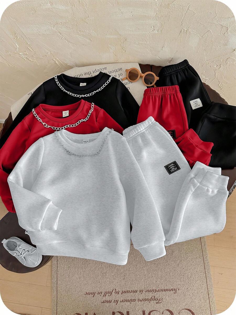 SHEIN 6 件套年轻男童休闲圆领运动衫和印花运动裤套装，高性价比，包含 1 条金属项链配饰，适合户外玩耍、街头摄影、派对、返校、生日、迎婴派对、节日派对、秋冬，羊毛，加厚 - 紅色 - 查看 1