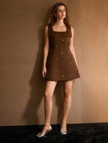 MOTF PREMIUM 撞色亮片刺绣细节蝴蝶结肩部短裙 - 咖啡 - 查看 5