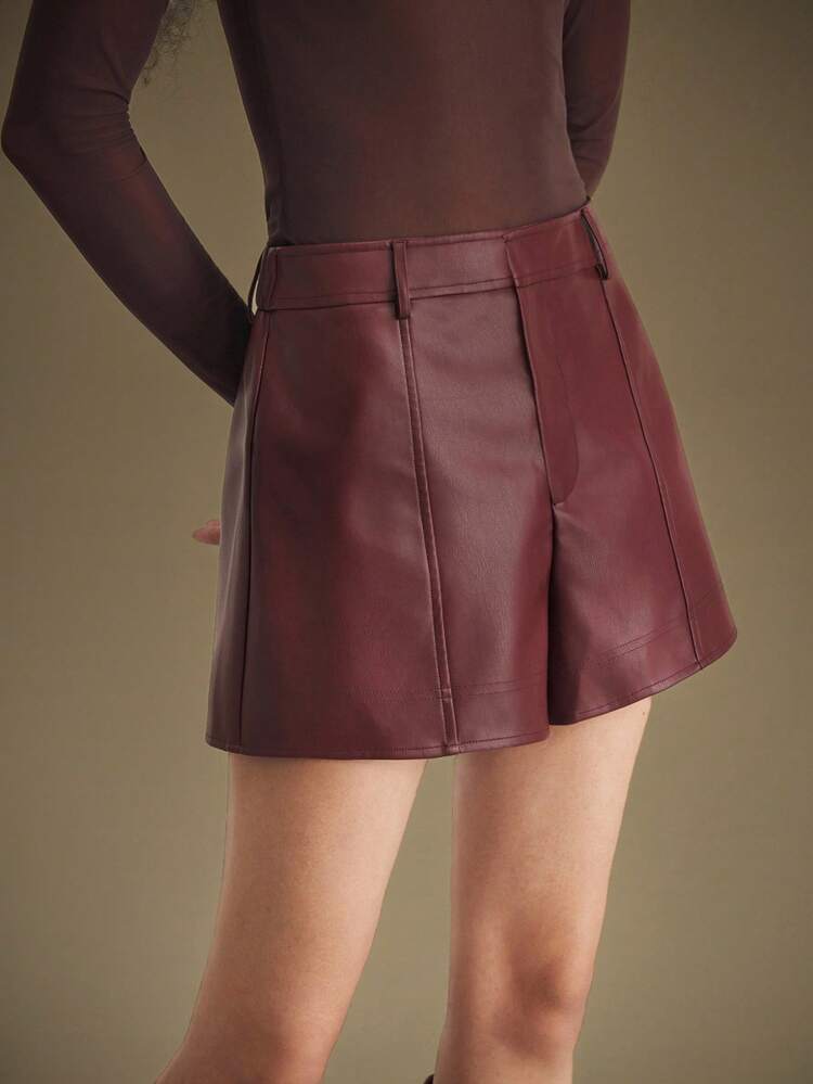 2026 Spring/Summer New Arrival Elegant Style, Wine Red, PU Material, Shorts With Real Pockets, Elastic Waist, Women's Casual Shorts, Minimalist Design, Suitable For Daily Wear And Business Commute Modern Urban Casual Fashion Business Casual Women's Office Wear Low-Key Old Money Style Effortless Temperament High-End Urban Commuting High-Quality Airport Women's Wear High-End Material