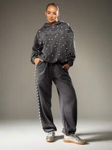 Missguided x Playboy Quần nỉ thể thao đính đá Rhinestone có chi tiết ngọc trai bên hông - Xám - Xem 5