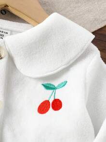 SHEIN 女婴可爱毛绒樱桃夹克和樱桃印花牛仔裤两件套，秋冬 - 白色 - 查看 4