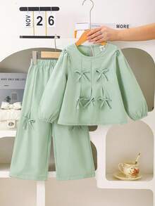 SHEIN Playful Pals 2pcs/Set Young Girl Stylish & Sweet Bow Decor Top + Wide Leg Pants Outfit, Spring/Autumn Fall Winter - Green - View 4