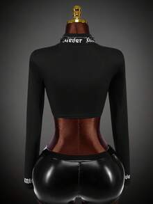 SHEIN ICON Camiseta de cuello alto con agujero para el pulgar y letra estampada en negro, estilo Gorpcore - Negro - Ver 2