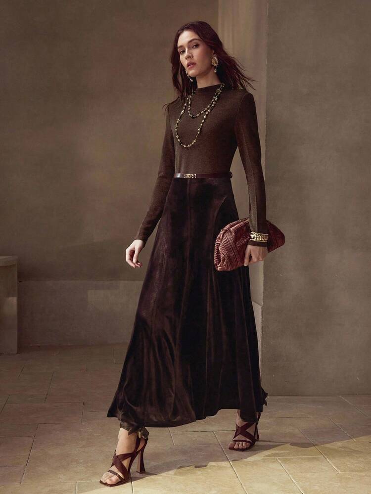 ROBE ÉVASÉE EN VELOURS VINTAGE AVEC TAILLE CINTRÉE POUR FEMMES, COLLECTION AUTOMNE/HIVER