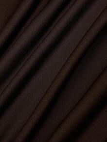 Sweetra Bộ váy hai mảnh tối giản không tay xếp ly eo kim loại màu nâu, trang trí vai bất đối xứng cỡ lớn - màu nâu - Xem 9