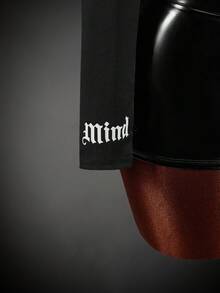 SHEIN ICON Camiseta de cuello alto con agujero para el pulgar y letra estampada en negro, estilo Gorpcore - Negro - Ver 5