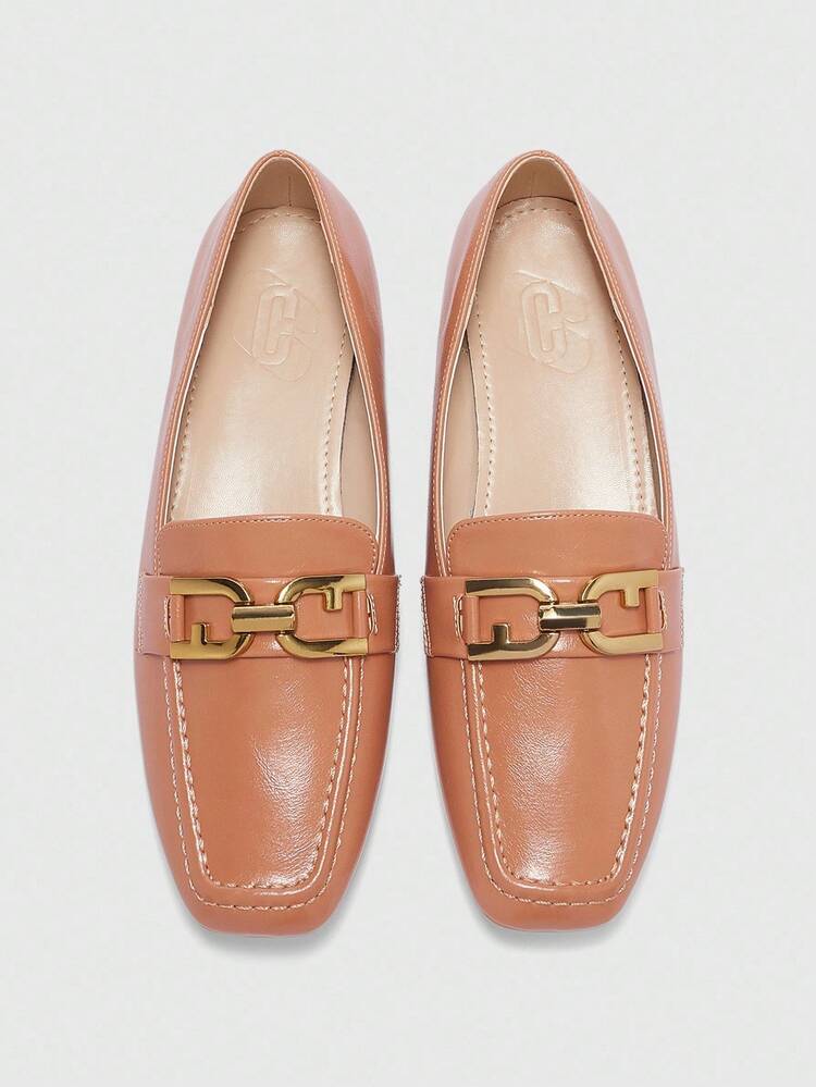 CUCCOO BIZCHIC Mocassins carrés à bout carré pour femmes avec boucle en métal beige, chaussures plates et confortables pour un port casual, les trajets, le travail et les vacances