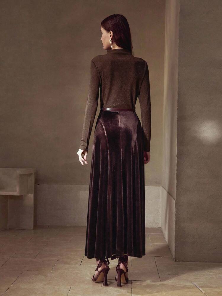 ROBE ÉVASÉE EN VELOURS VINTAGE AVEC TAILLE CINTRÉE POUR FEMMES, COLLECTION AUTOMNE/HIVER