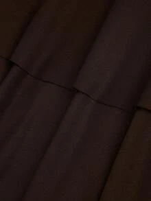 Sweetra Bộ váy hai mảnh tối giản không tay xếp ly eo kim loại màu nâu, trang trí vai bất đối xứng cỡ lớn - màu nâu - Xem 5