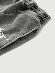 Manfinity EMRG Men Star Pattern Grey Comfortable Sweatpants, Suitable For Everyday Casual Wear Or Athletic Activities. Whether Strolling The Streets Or Working Out At The Gym, These Pants Are The Ideal Choice To Showcase Your Leisure Style, For Rave