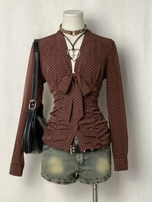 EgrlEra 女式圆点花纹荷叶边下摆短袖衬衫 - 黑色 - 查看 1