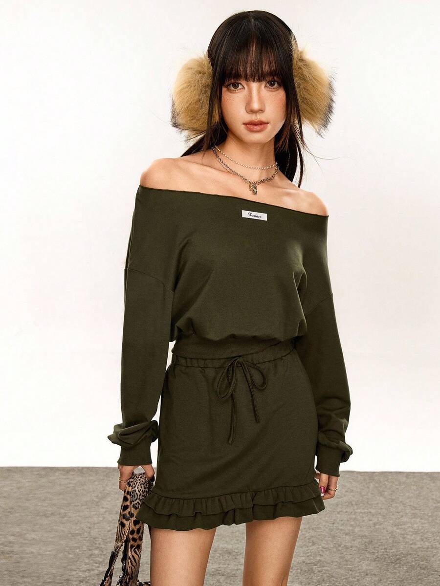 Rina Fox 休闲时尚女式贴花露肩长袖上衣和荷叶边下摆半身裙套装 - 墨綠色 - 查看 1