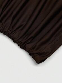 Sweetra Bộ váy hai mảnh tối giản không tay xếp ly eo kim loại màu nâu, trang trí vai bất đối xứng cỡ lớn - màu nâu - Xem 12