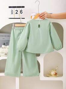 SHEIN Playful Pals 2pcs/Set Young Girl Stylish & Sweet Bow Decor Top + Wide Leg Pants Outfit, Spring/Autumn Fall Winter - Green - View 3