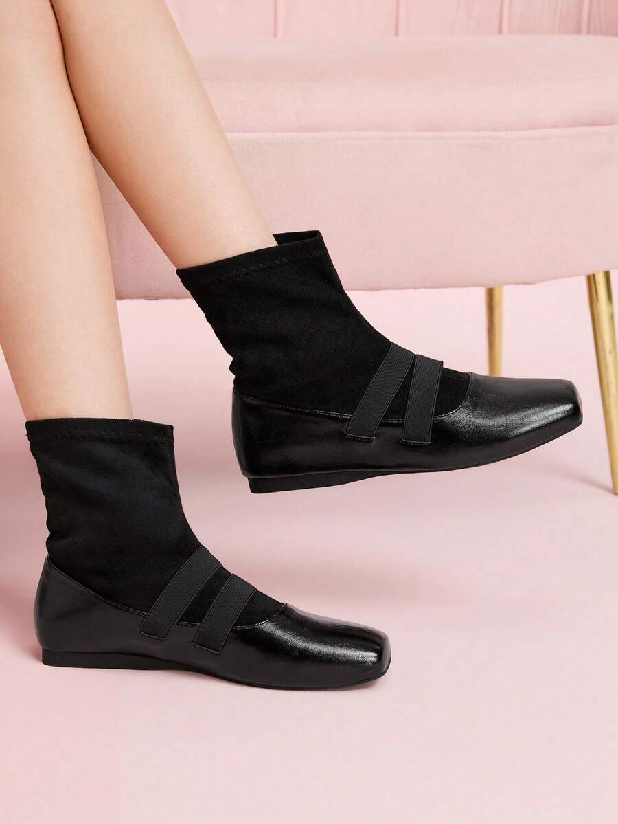 CUCCOO DOLLMOD Daphne Women Black Ankle Boots For Autumn/Winter - Black - View 1