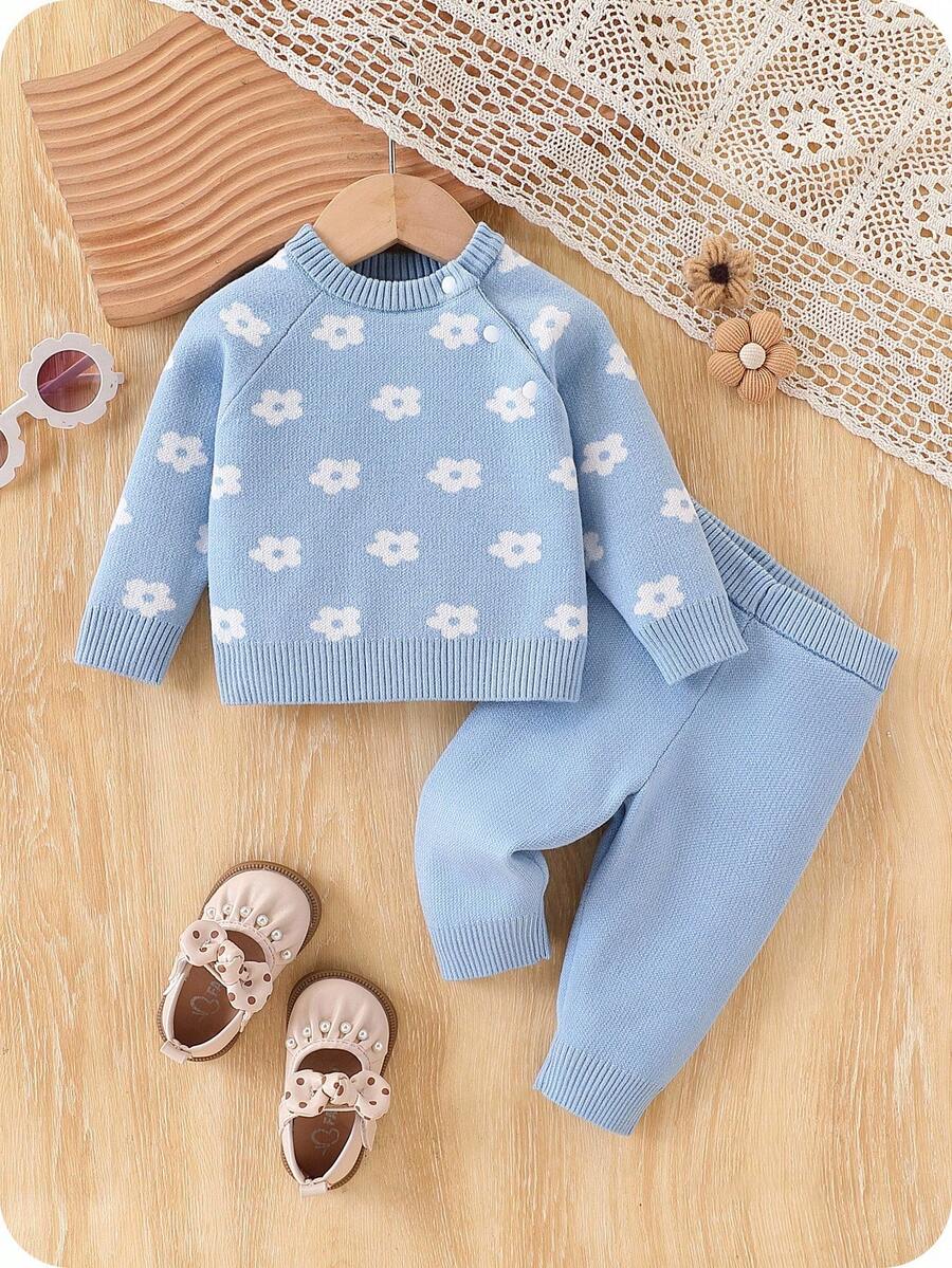 SHEIN 新生儿花朵图案插肩袖毛衣和裤子套装,秋冬休闲装 - 淺藍色 - 查看 1