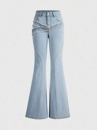 Jeans casual a zampa da donna con tasche e design con occhielli