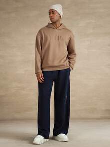 STYNVO 男士休闲日常通勤字母压纹落肩宽松连帽衫棕色运动衫棕色连帽衫棕色连帽衫男士 Manfinity 连帽衫男士棕色图案连帽衫，适合秋冬 - 棕色 - 查看 3