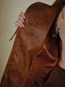 MOTF STUDIO Chaqueta de motociclista con cuello de solapa de piel sintética, detalles con flecos y hebilla con cinturón - Marrón - Ver 9