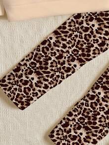 SHEIN 两件套少女休闲可爱复古豹纹蝴蝶结装饰圆领舒适长袖卫衣和打底裤套装，适合秋冬季学院风、舒适风、美拉德印花风、动物纹风、Y2K风、秋季服装。 - 彩色 - 查看 7