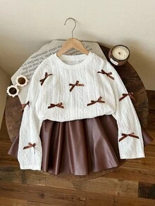 LMoss Kids Bộ đồ đôi LMoss French Chic cho bé gái tuổi teen, gồm áo thun cổ tròn màu trơn và chân váy mini bằng da PU, chân váy da trẻ em, chân váy da màu nâu, chân váy da dài tay cho bé gái, áo trắng, phong cách ấm áp mùa thu đông. - Đen và trắng - Xem 5