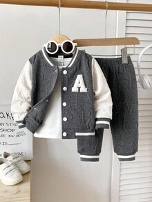 SHEIN 2 件套幼儿男童休闲刺绣字母棒球夹克和纯色裤子套装，适合外出，0-3 岁 - 灰色 - 查看 1