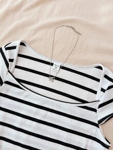 少女春夏V领短袖T恤，适合情人节，休闲装，干净女孩，美式BM风，Y2K - 黑與白 - 查看 3