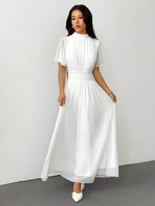 SHEIN PETITE Robe élégante et romantique à taille haute et coupe évasée avec col montant, manches évasées, blanche. Convient pour le travail, la plage, les vacances