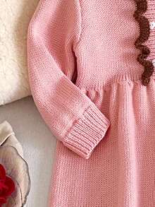 SHEIN Gaun Rajut Lengan Panjang Berkerah Ruffle Gaya Putri yang Modis, Pas Badan, Manis, Elegan, Cocok untuk Jalan-jalan di Musim Semi, Musim Gugur, dan Musim Dingin - Berwarna merah muda - View 4