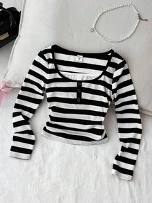 青少年女孩条纹罗纹撞色二合一纽扣腰部褶皱针织弹力长袖圆领 T 恤，休闲、居家、返校季