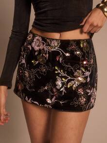 SHEIN Glamour SHEIN Glamour Women's Fashion Black Solid Color Simple Casual Temperament Sexy Elegant Twisted Hollow Design Long Sleeve Tight Knit Versatile Top And Velvet Black Sequined Flower Heavy Embroidery New Chinese Style Chinese Style Retro Mid-Low Waist Mini Skirt Women's Two-Piece Setcropped Femininoハロウィンblack Skirtensemble Femmetopsnavidadconjuntosshort FemininoセットアップjumpersWomen At Workvintage Two-Piece Settrendy Basic AuStreetwearSequinDressAncient Florals