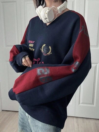 FRIFUL 女式海军蓝 V 领超大字母印花装饰落肩长袖宽松休闲羊毛运动衫，秋冬