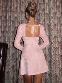 Glamine Charm 优雅蕾丝拼布复古3D浮雕花卉图案方领长袖A字裙女装 - 粉色 - 查看 2