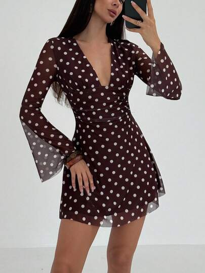 Aloruh 女式复古波尔卡圆点网眼印花性感深 V 领长喇叭袖迷你连衣裙，适合约会、郊游、日常穿着、派对、舞会和教师场合