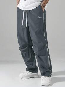 Manfinity Hypemode 男士字母印花抽绳腰褶口袋休闲裤，防风运动裤，宽松街头风，美式复古速干伞兵工作裤，男士夏季清洁修身裤，宽松直筒休闲裤，秋季 - 深灰色 - 查看 6