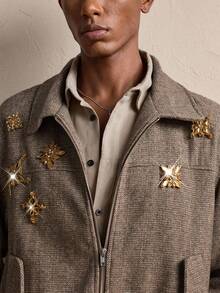 AKNOTIC Business Casual 男士秋季金属3D花卉装饰长袖外套，适合秋冬季节和圣诞节穿着 - 咖啡棕 - 查看 2