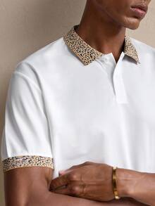 AKNOTIC Men's Leopard Print Jacquard Splice Short Sleeve Polo Shirt - White - View 2