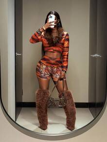 Slaydiva 2025 Herbst Neuankömmling Tiger Muster V-Ausschnitt Langarm Jacke mit Fellkragen Dekoration und passende Tiger Muster enge Shorts, geeignet für Geburtstagsparty, Bankett, Schulanfang, täglichen Lässig Wear, Kreuzfahrt, elegant, Business-Casual, Mehrfarbig Schwarz/Rot/Braun, Damen 2-teiliges Set - Verschiedenfarbig - Übersicht 7