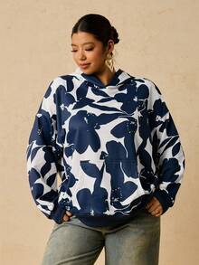 SHEIN VCAY sweat-shirt à capuche imprimé silhouette florale bleu et blanc grande taille pour femmes, pull ample à manches longues pour l'automne/l'hiver
