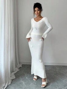 Rafferiza Bộ 2 món áo thun cổ chữ V ôm sát họa tiết hoa thanh lịch và chân váy đuôi cá cạp chun co giãn cho nữ - Màu be - Xem 7
