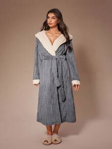 Lazeform Lazeform Color Block Hooded Long Sleeve Fleece Belted Robe For Women, Fall Winter, Cozy Outfit, Fluffy