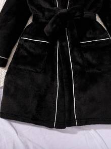 SHEIN 秋冬款Tween Boy拼色毛绒长袍 - 黑色 - 查看 6