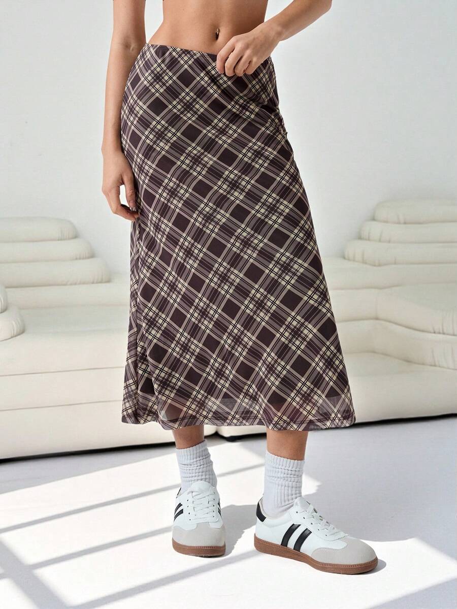 SHEIN EZwear Plus Size Women Plaid A-Line Skirt, Casual & Office Wear