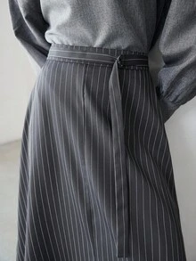 Lumivelle 女式金属扣条纹A字裙，学院风 - 灰色 - 查看 5